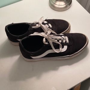 Black lace up vans size 7